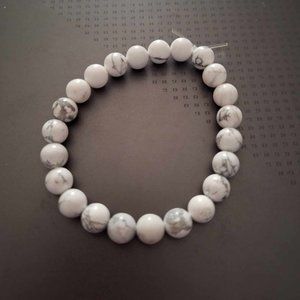White Howlite Stretch Bracelet